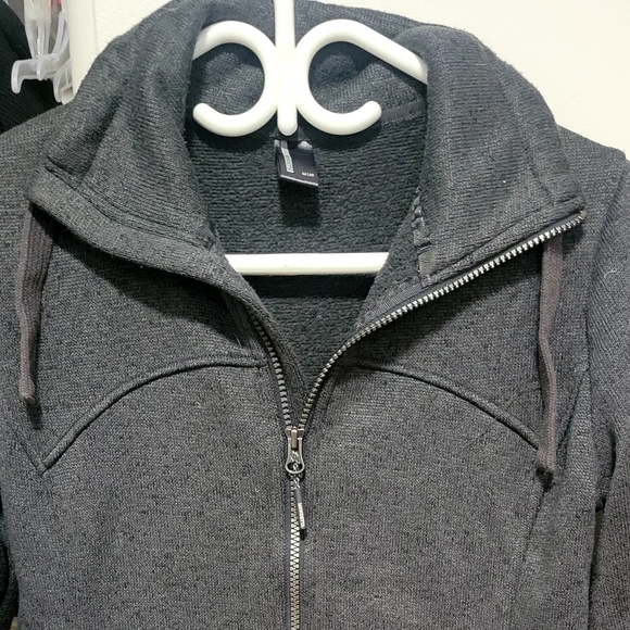 Mondetta, Grey zip up longline sweater. - Picture 2 of 5